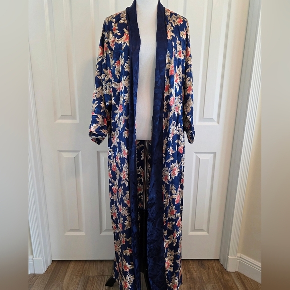 Vintage Christian Dior Floral Satin Robe Kimono Style- Size Large - Picture 12 of 14
